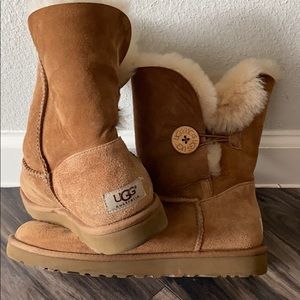 UGG boots with side button size 9